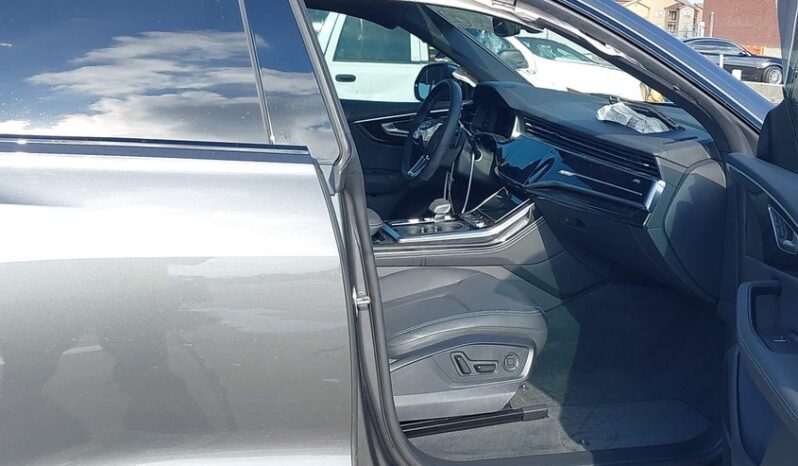 
								2025 Audi Q8 full									