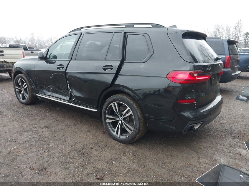 2022 BMW X7