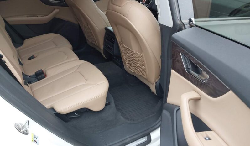 
								2019 Audi Q8 full									