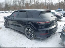 
										2021 Porsche Cayenne full									