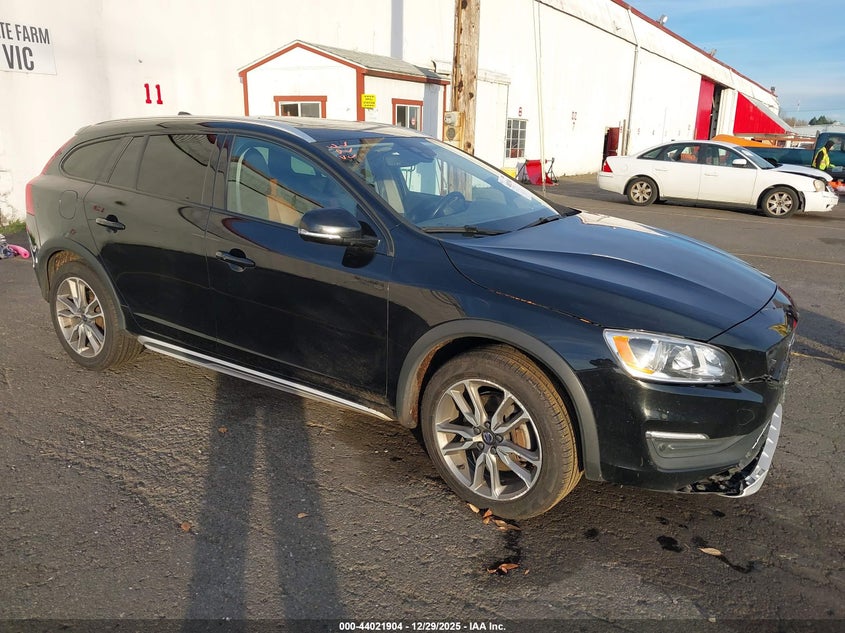 2018 Volvo V60 cross country