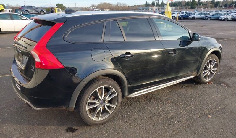 
								2018 Volvo V60 cross country full									