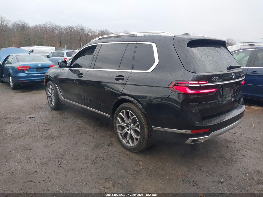 2023 BMW X7
