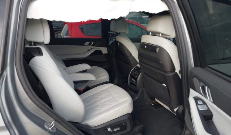 
								2024 BMW X7 full									