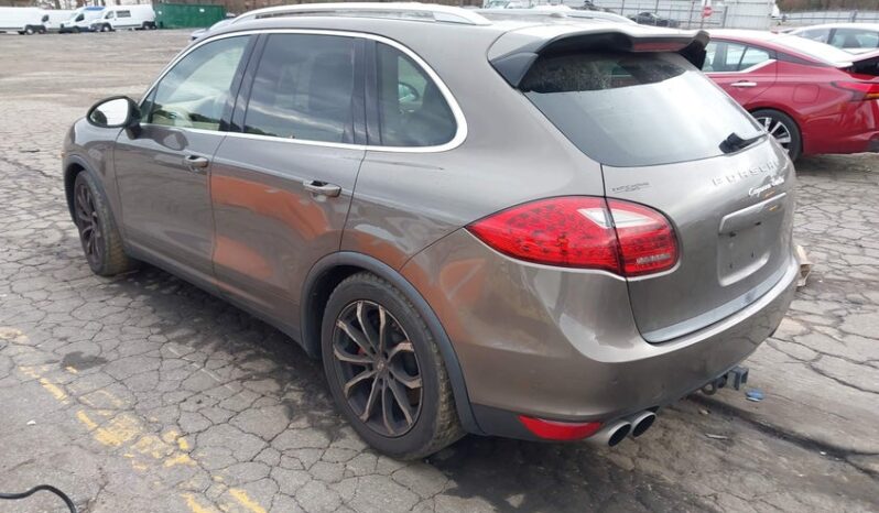 
								2013 Porsche Cayenne full									