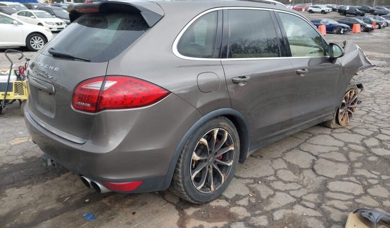 
								2013 Porsche Cayenne full									