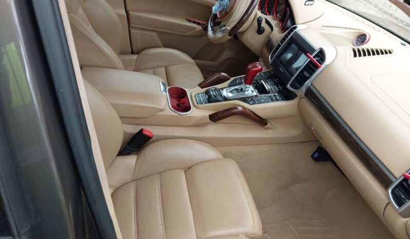 
								2013 Porsche Cayenne full									