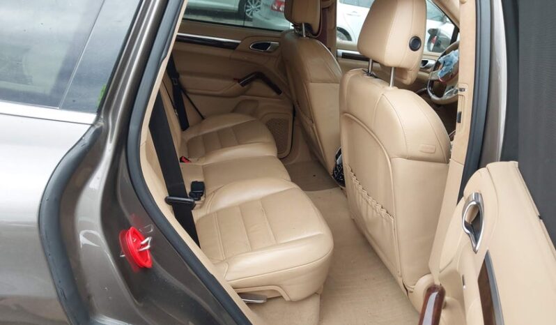 
								2013 Porsche Cayenne full									