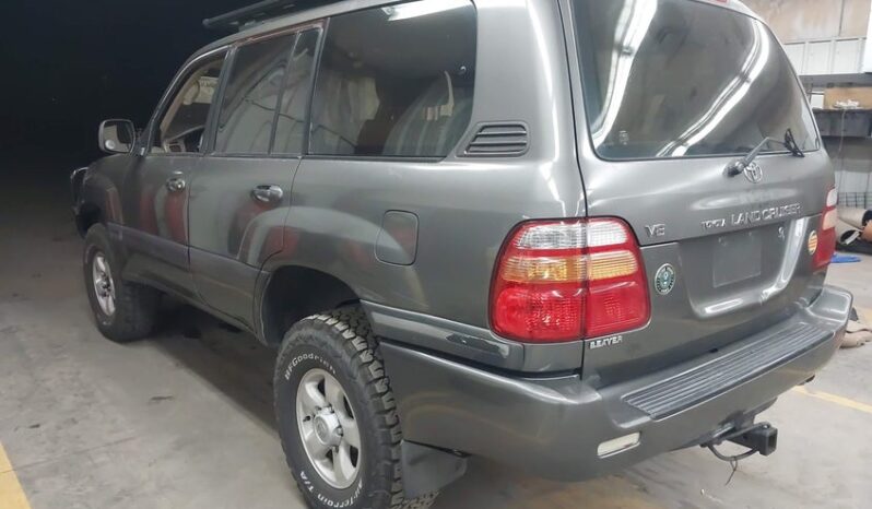 
								2000 Toyota Land cruiser full									