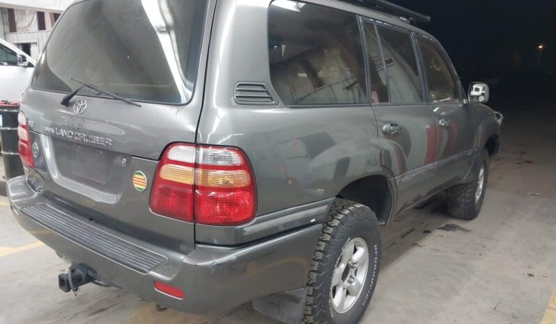 
								2000 Toyota Land cruiser full									