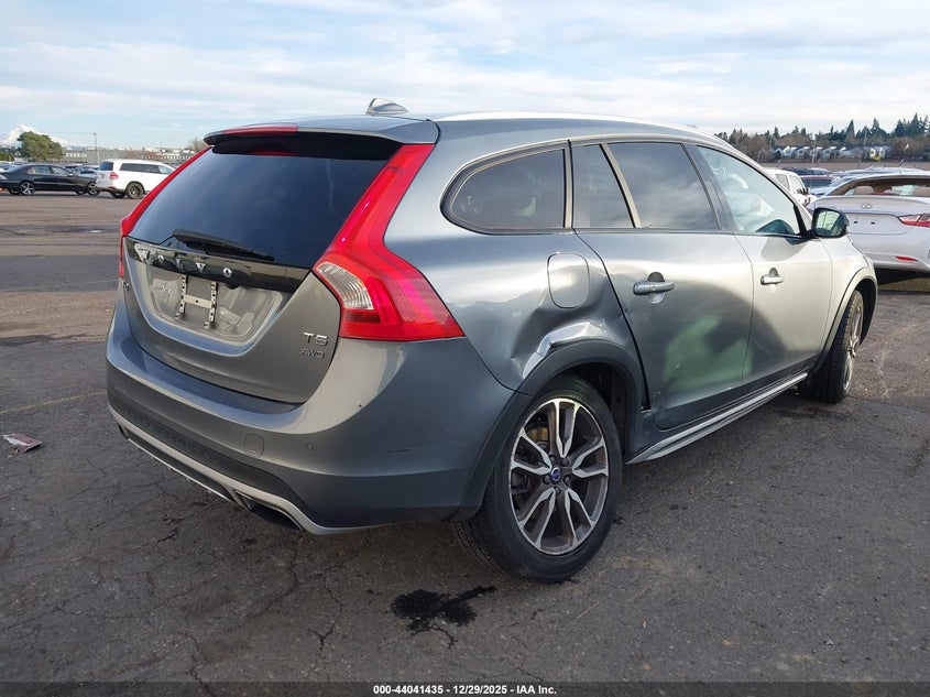 2018 Volvo V60 cross country