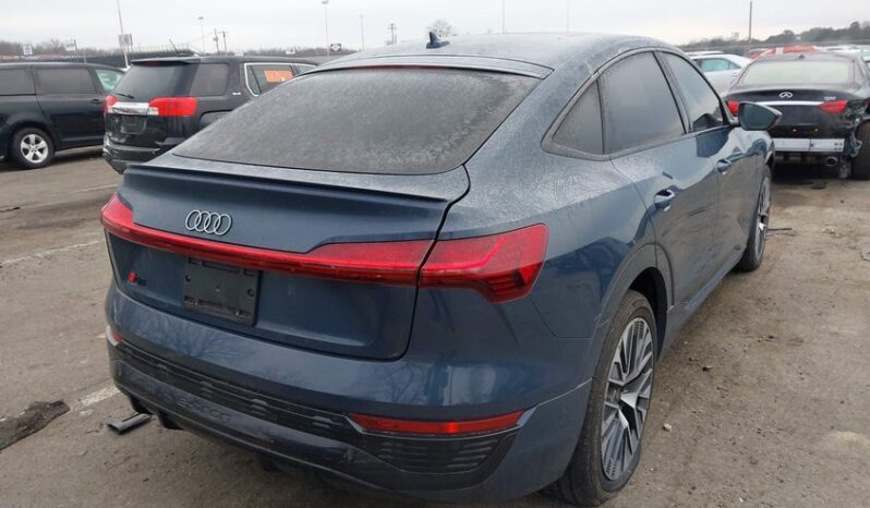 
								2024 Audi Q8 full									