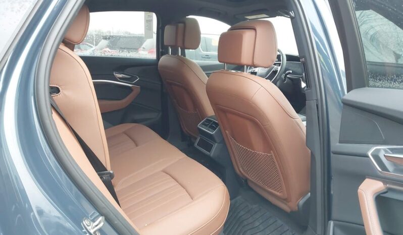 
								2024 Audi Q8 full									