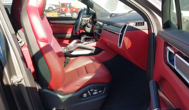 
								2019 Porsche Cayenne full									