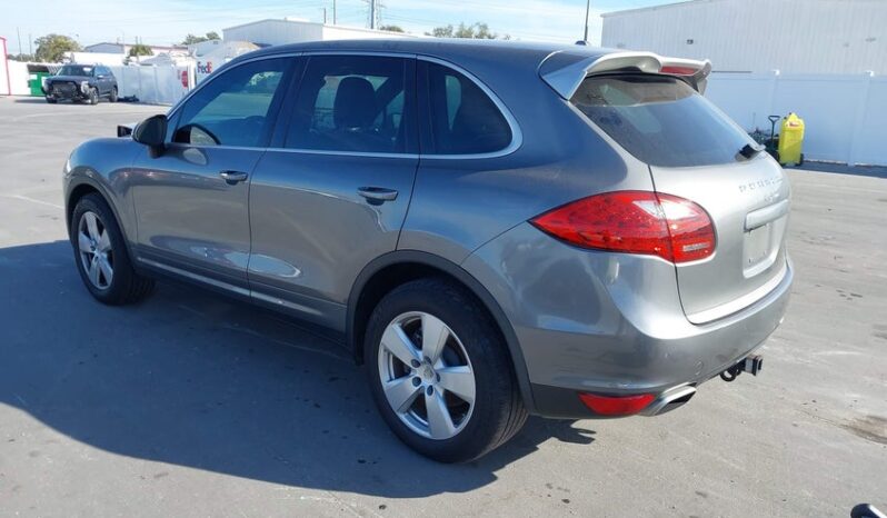 
								2014 Porsche Cayenne full									