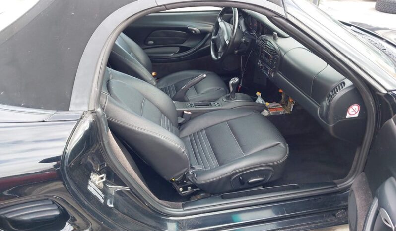
								2000 Porsche Boxster full									