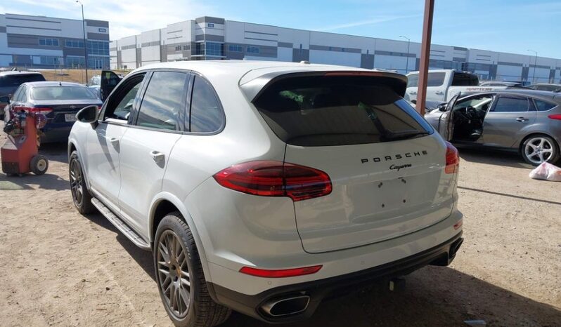 
								2017 Porsche Cayenne full									