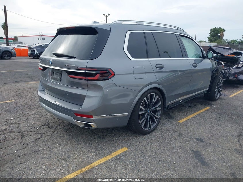 2025 BMW X7