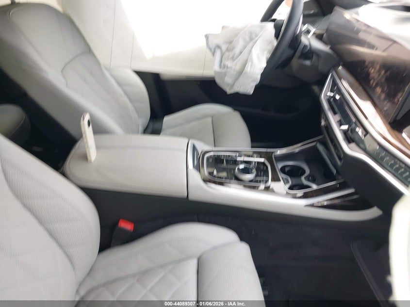 2025 BMW X7