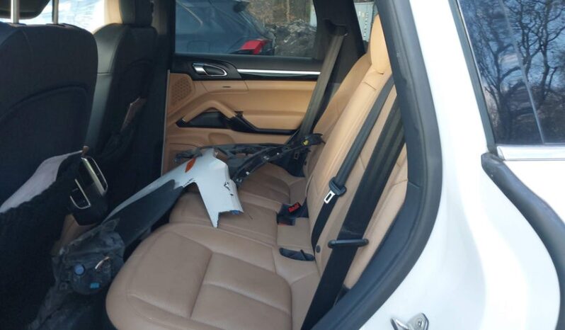 
								2016 Porsche Cayenne full									