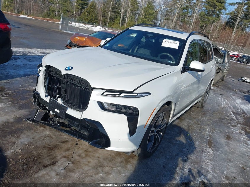 2025 BMW X7