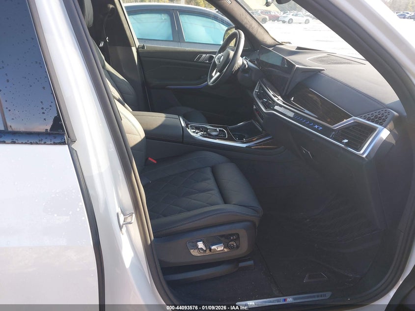 2025 BMW X7
