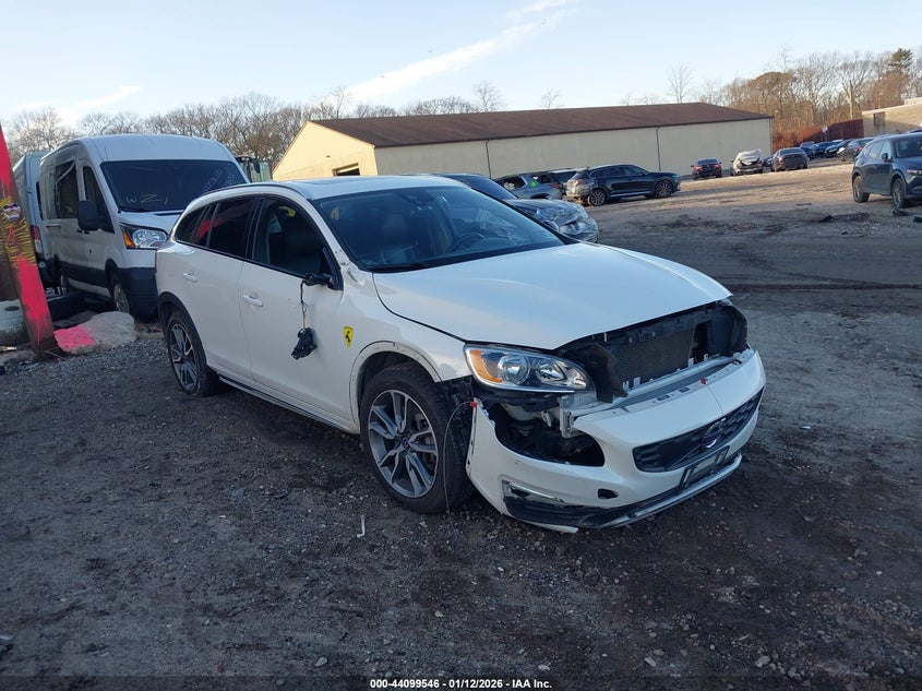 2018 Volvo V60 cross country