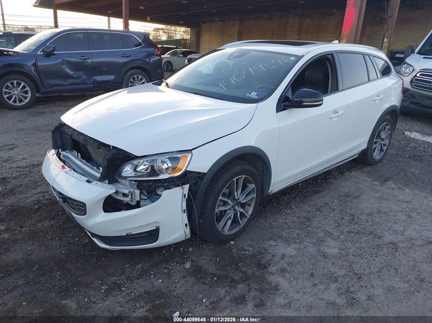 2018 Volvo V60 cross country