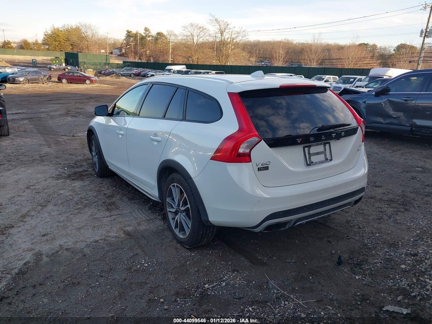 2018 Volvo V60 cross country