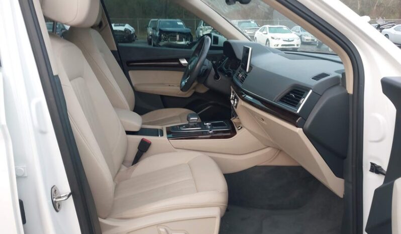 
								2019 Audi Q5 full									