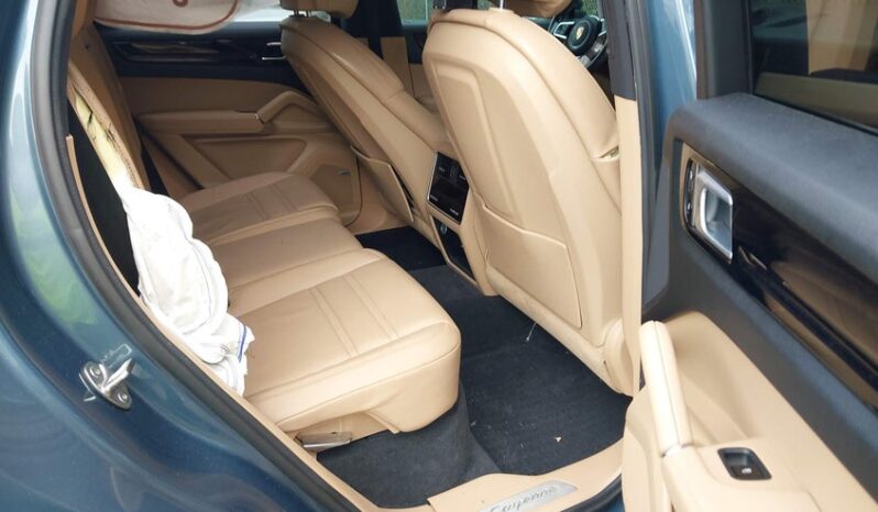 
								2019 Porsche Cayenne full									