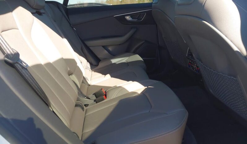 
								2019 Audi Q8 full									