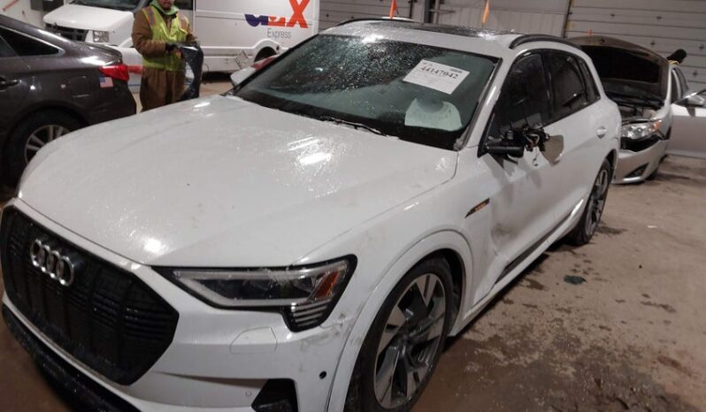 
								2021 Audi E-tron full									