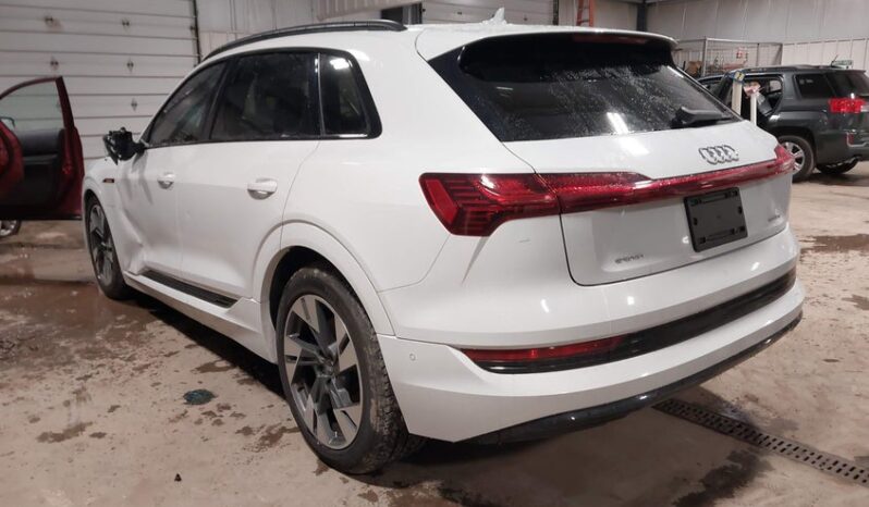 
								2021 Audi E-tron full									