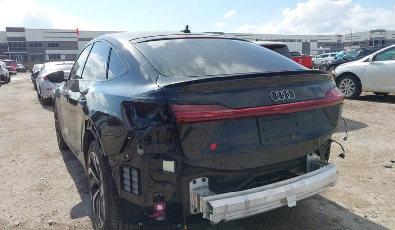 
								2024 Audi Q8 full									