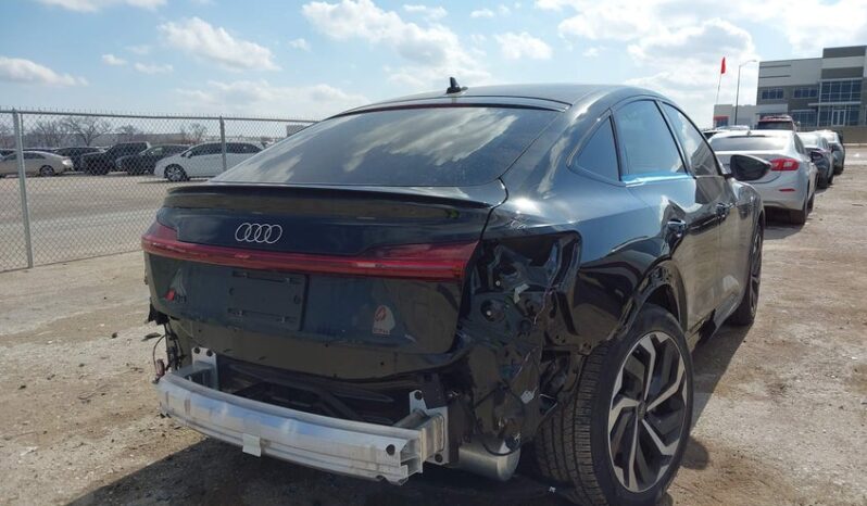 
								2024 Audi Q8 full									