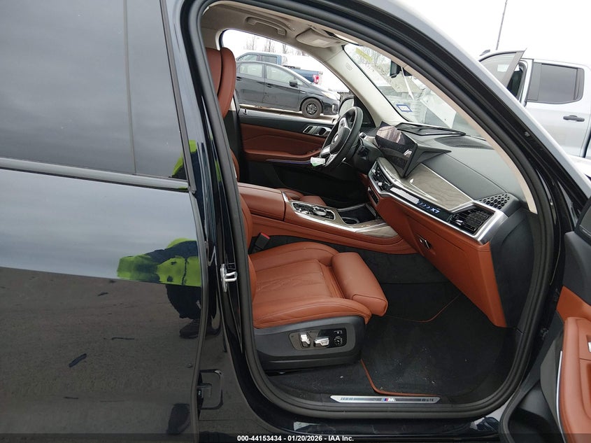 2025 BMW X7