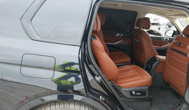 
								2025 BMW X7 full									