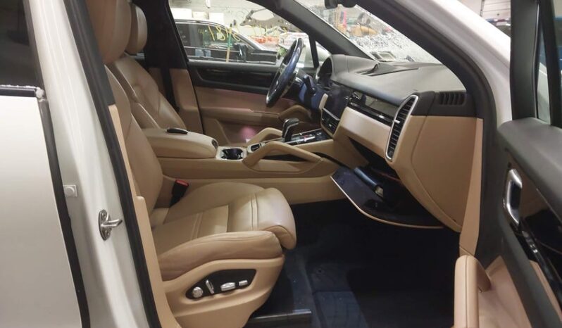 
								2019 Porsche Cayenne full									