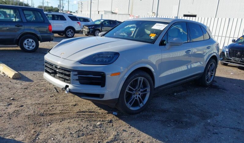 
								2025 Porsche Cayenne full									