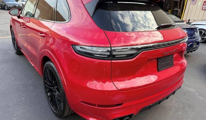 
								2022 Porsche Cayenne full									