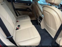 
										2022 Porsche Cayenne full									
