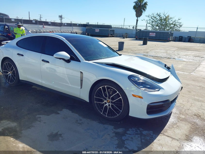 2022 Porsche Panamera