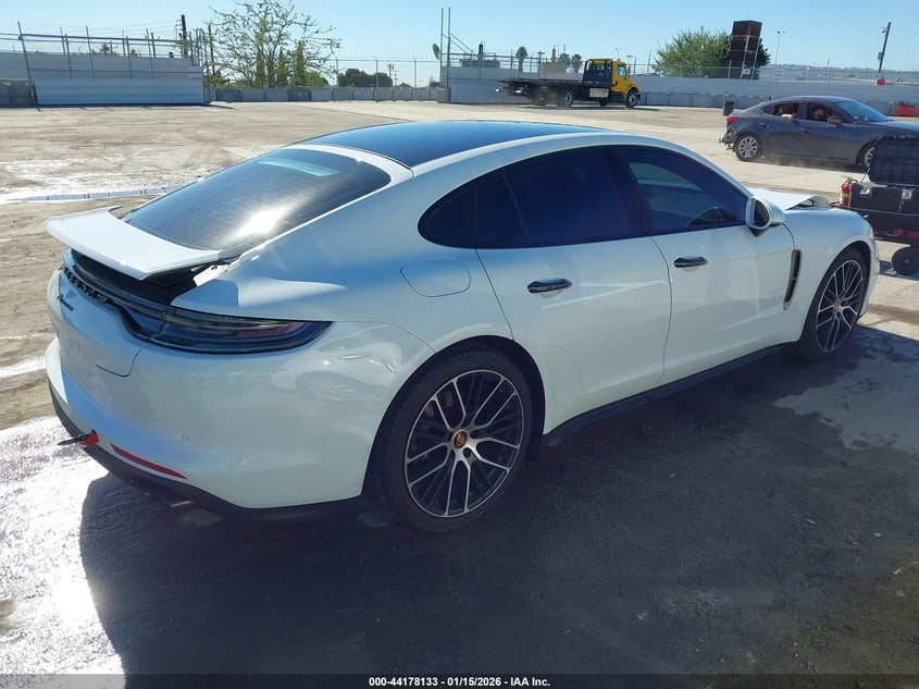 2022 Porsche Panamera
