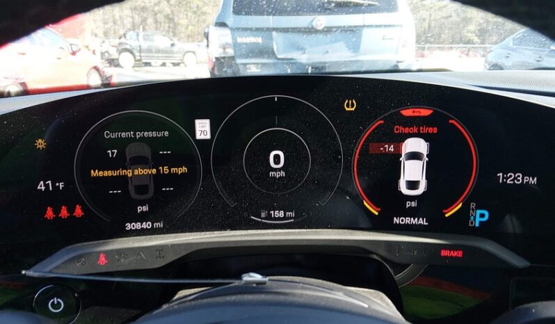 
								2022 Porsche Taycan full									