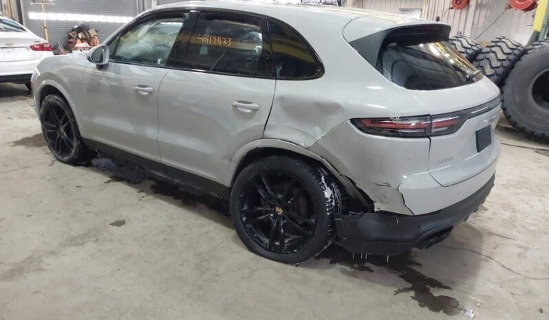 
								2022 Porsche Cayenne full									