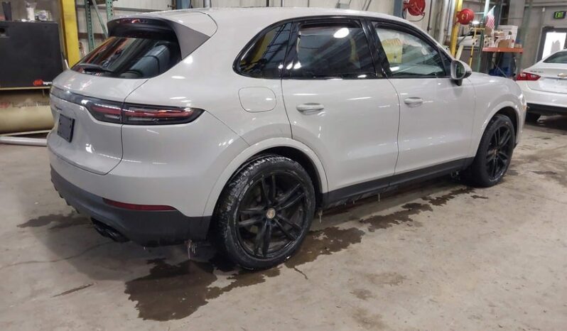 
								2022 Porsche Cayenne full									