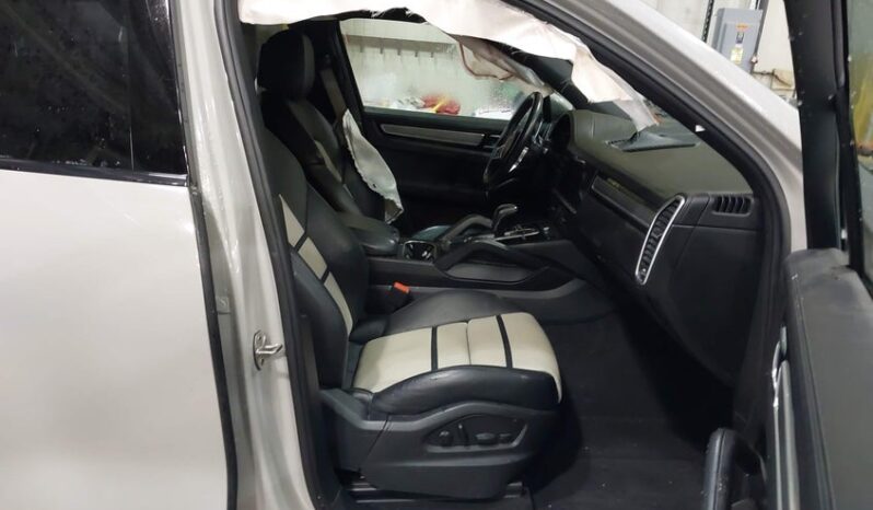 
								2022 Porsche Cayenne full									