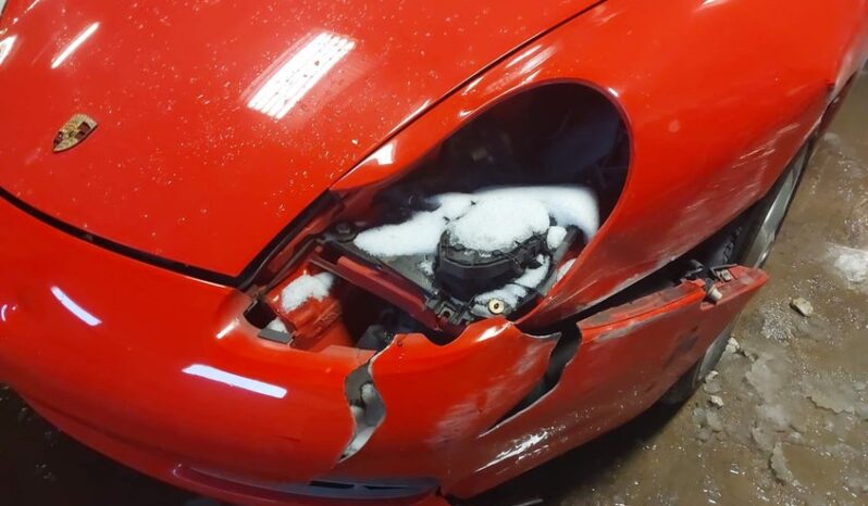 
								2000 Porsche Boxster full									