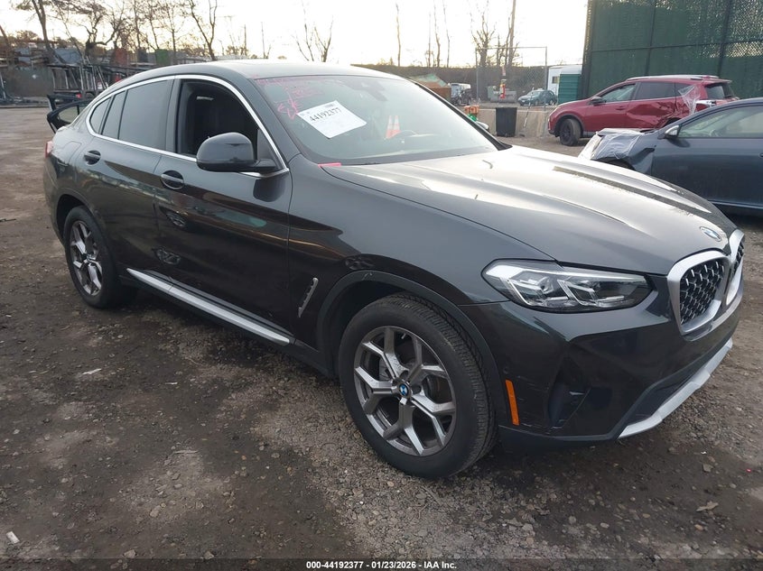 2023 BMW X4